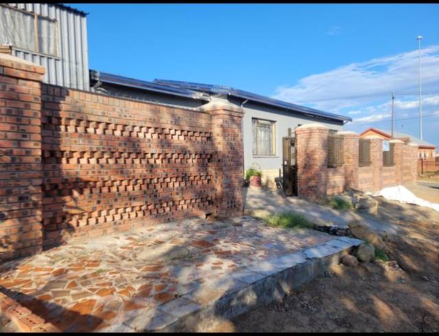 3 BEDROOM HOUSE FOR SALE IN ROCKLANDS
